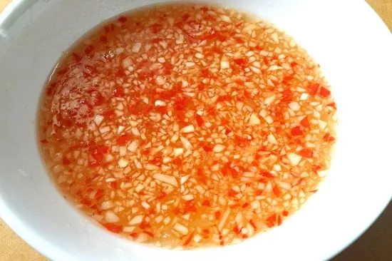 Nước mắm chua ngọt chấm gỏi - Quang Le
